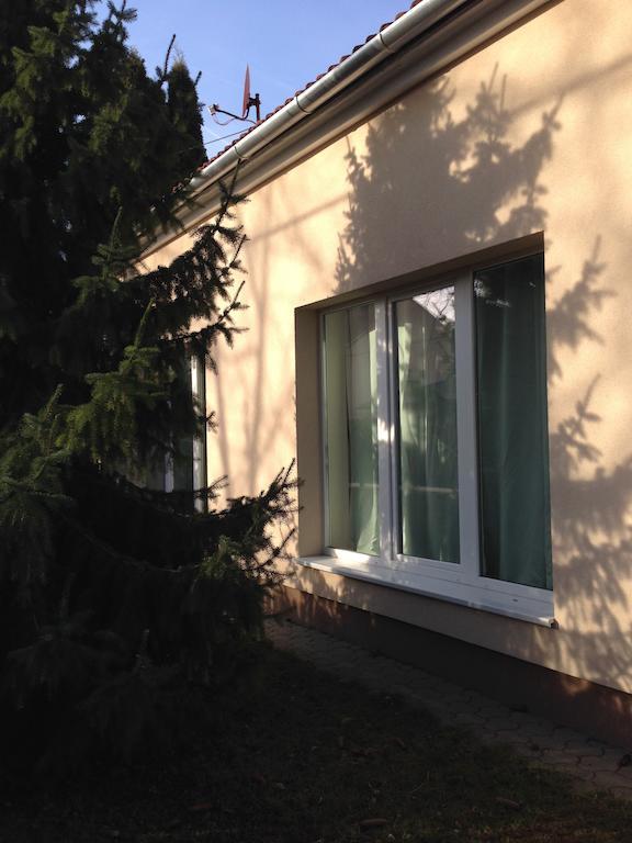 Kocsis Apartman Es Camping Mosonmagyarovar Exterior photo
