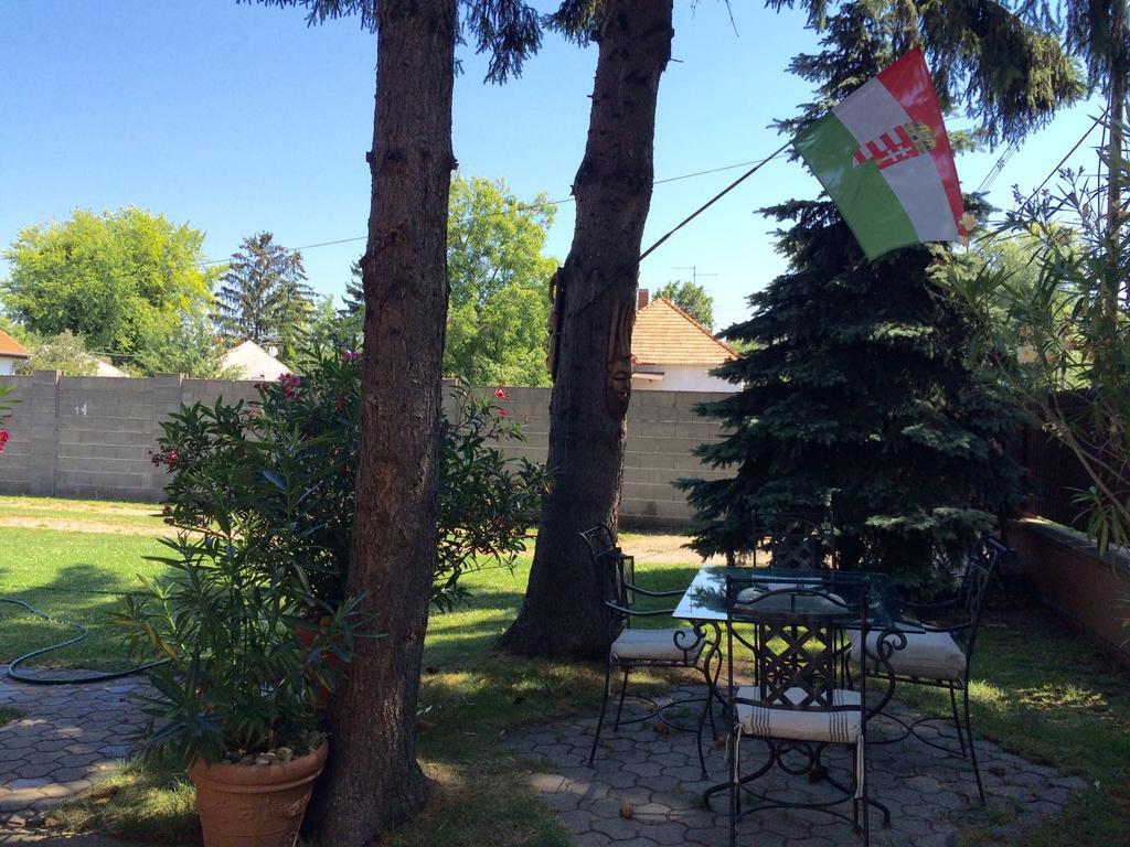 Kocsis Apartman Es Camping Mosonmagyarovar Exterior photo
