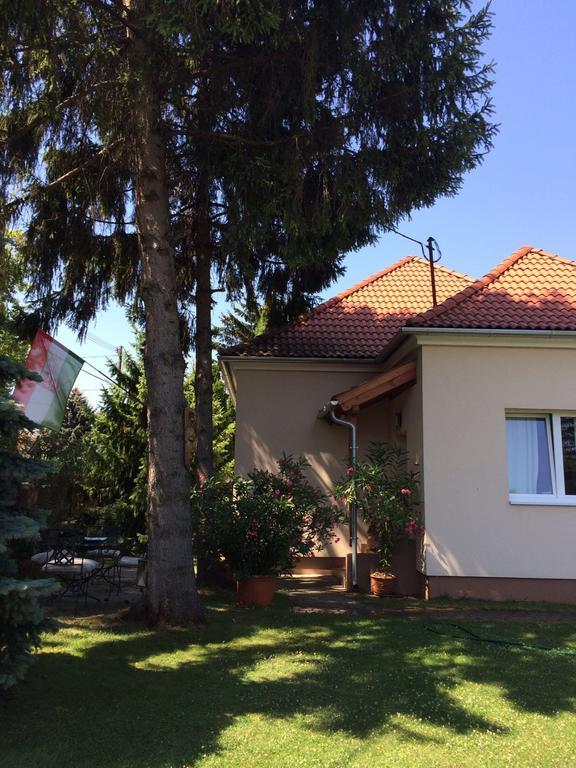 Kocsis Apartman Es Camping Mosonmagyarovar Exterior photo